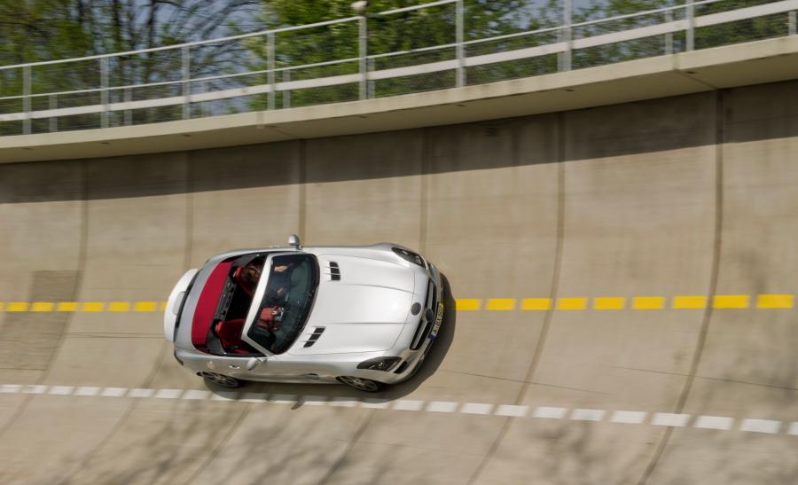 Mercedes-Benz SLS AMG Roadster 2012 года  (фото 125 из 198)